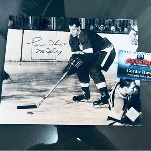 Gordie Howe Autographed Photo